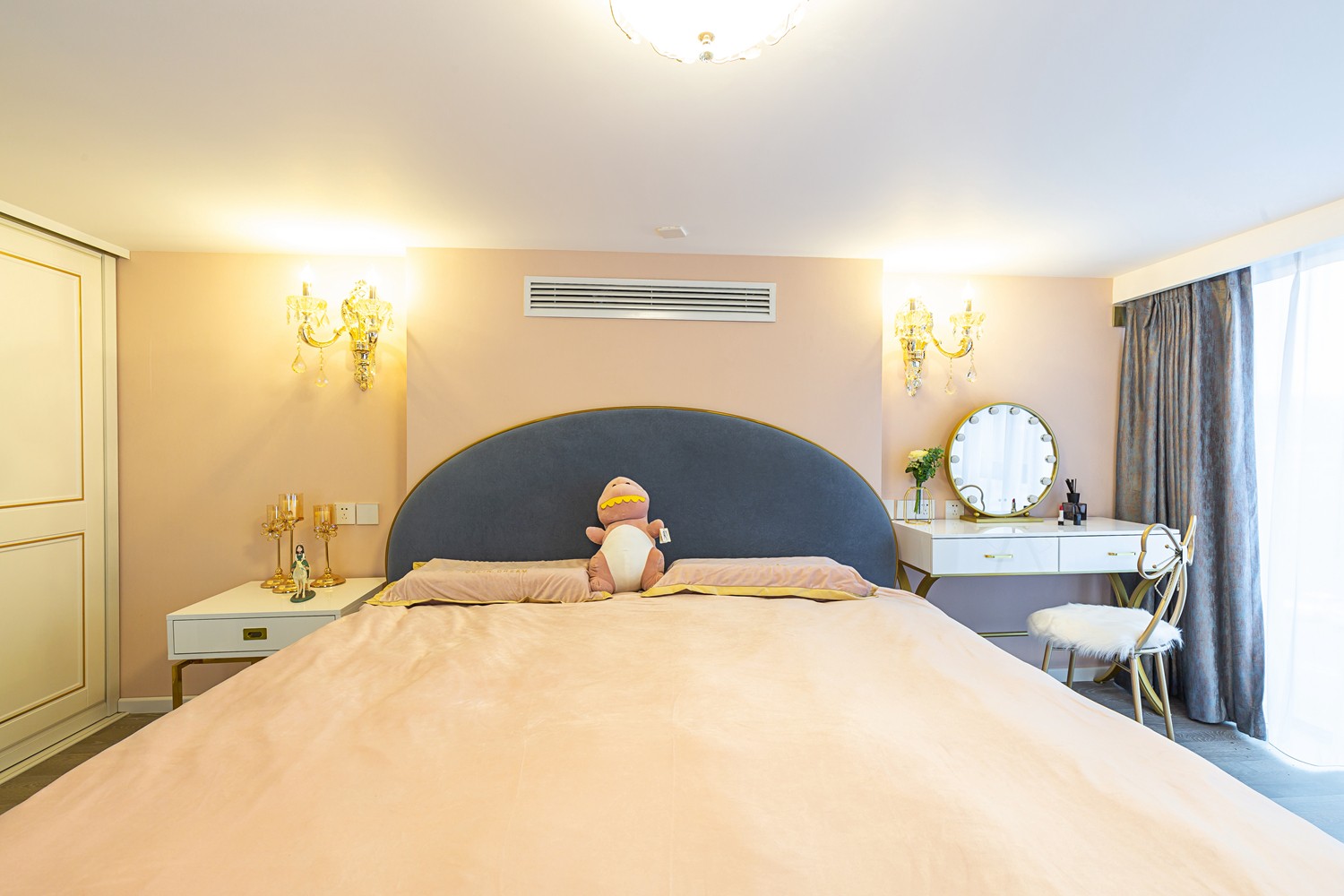 輕奢高級(jí)灰風(fēng)格家裝設(shè)計(jì)室內(nèi)裝修效果圖-臥室 輕奢高級(jí)灰風(fēng)格家裝設(shè)計(jì)室內(nèi)裝修效果圖-臥室