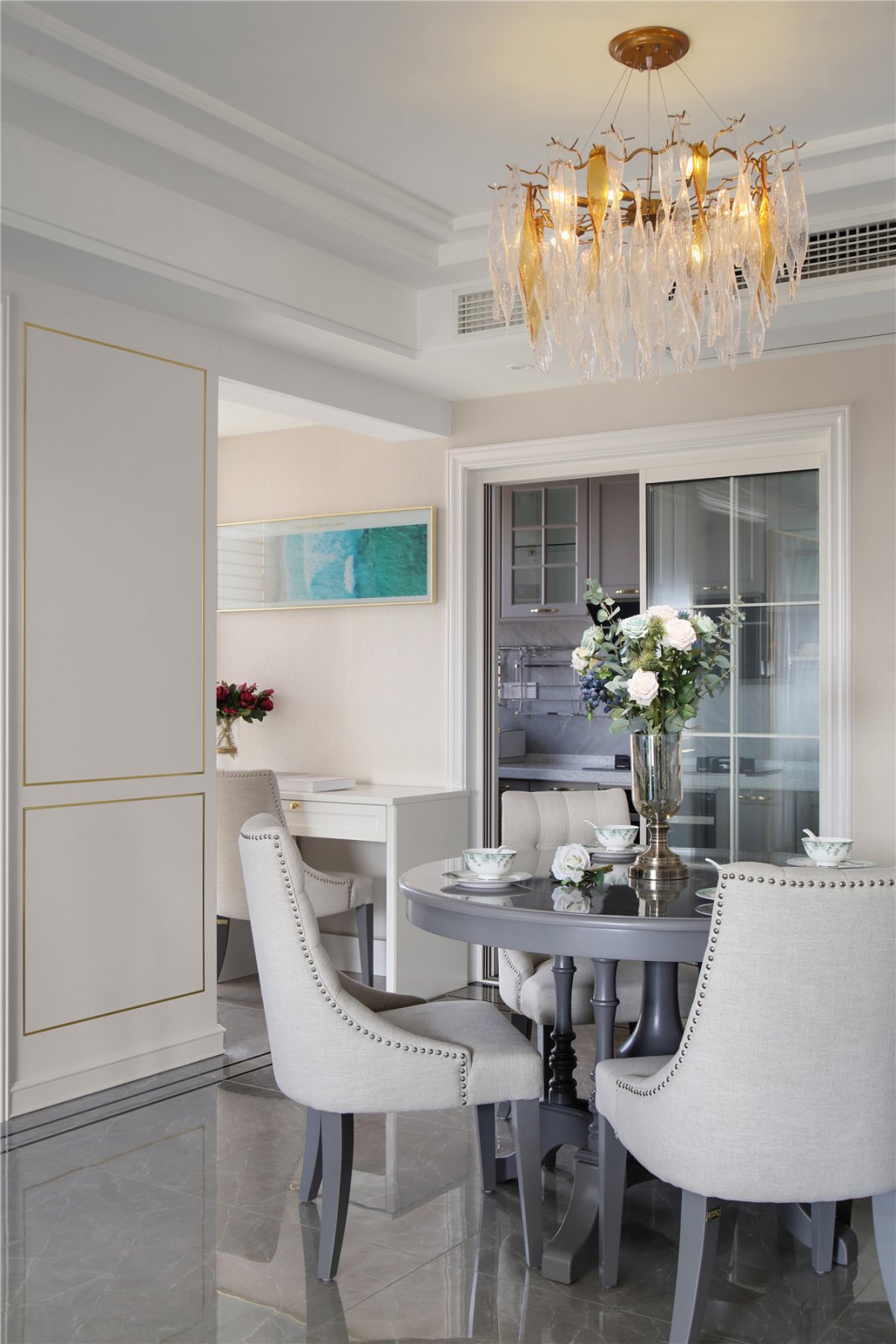 美式輕奢風格家裝設(shè)計室內(nèi)裝修效果圖-餐廳 美式輕奢風格家裝設(shè)計室內(nèi)裝修效果圖-餐廳