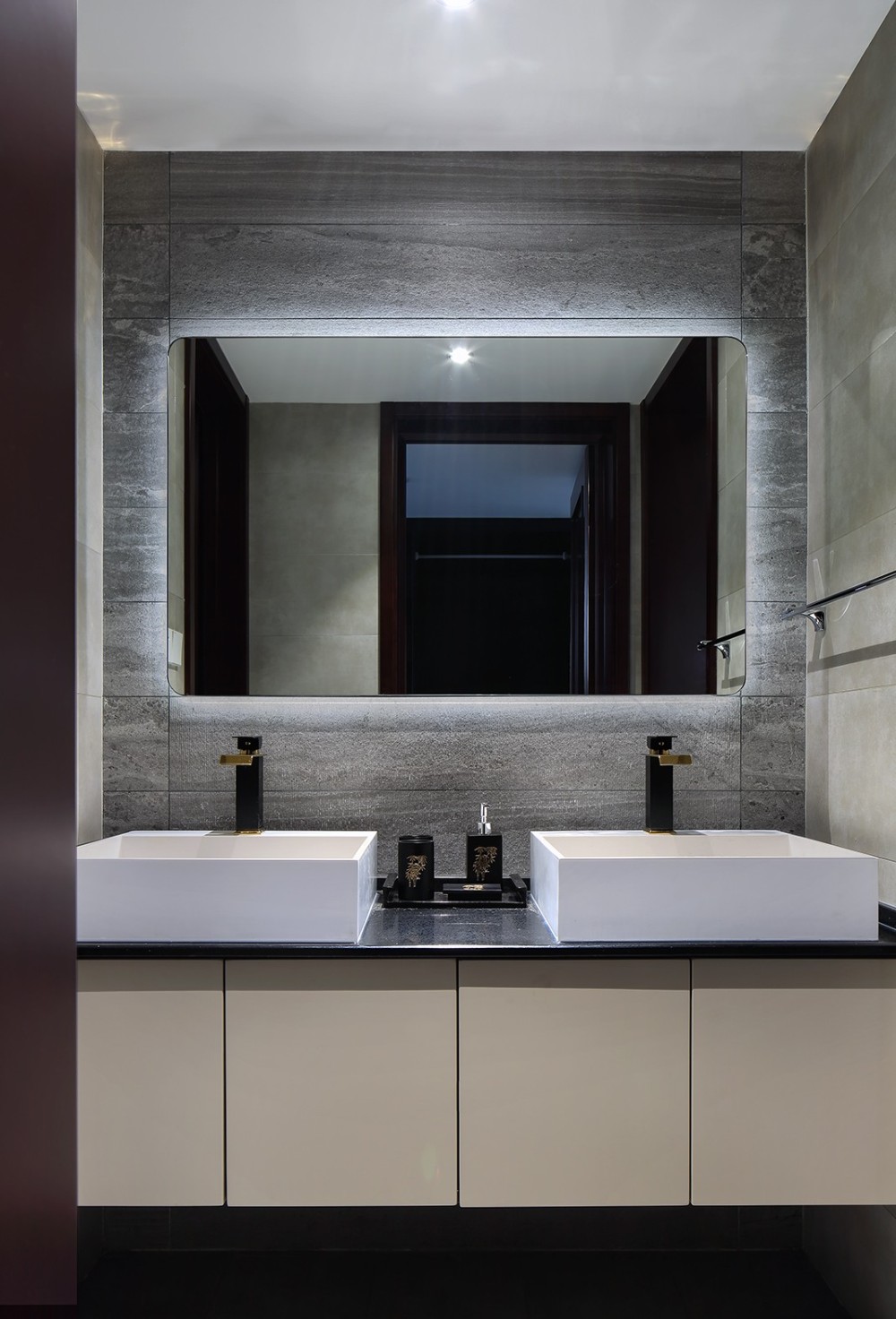 新中式風(fēng)格室內(nèi)家裝案例效果圖-衛(wèi)生間 新中式風(fēng)格室內(nèi)家裝案例效果圖-衛(wèi)生間