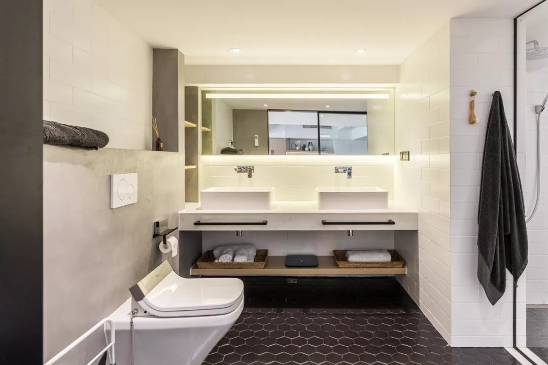 裝修公司現(xiàn)代輕奢風格復式裝修效果圖-衛(wèi)生間 裝修公司現(xiàn)代輕奢風格復式裝修效果圖-衛(wèi)生間