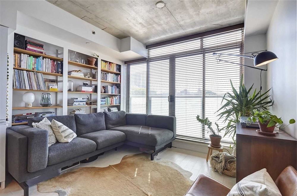 惠州市富升公館現(xiàn)代簡約風格三居室裝修案例