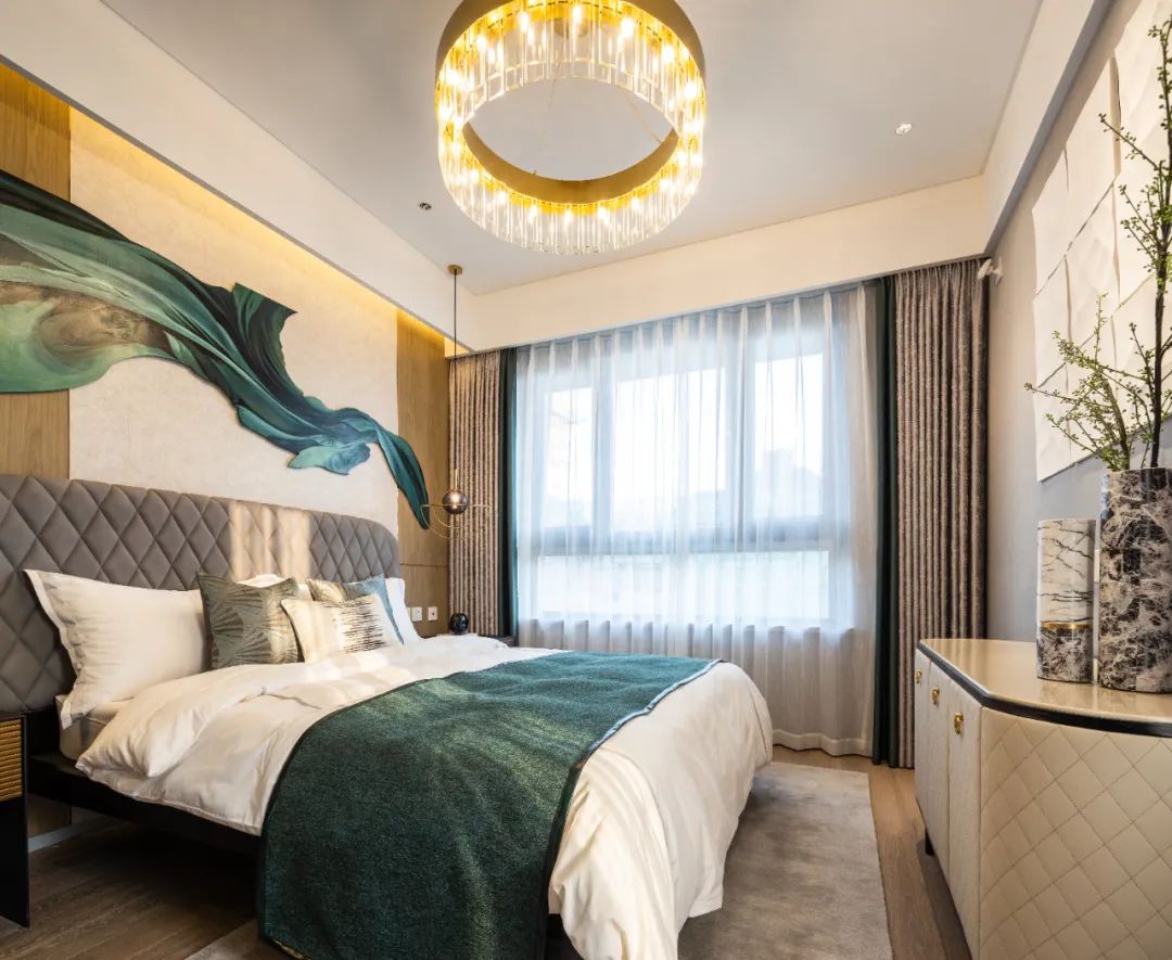 裝修案例歐式奢華風(fēng)格室內(nèi)裝修效果圖-臥室 裝修案例歐式奢華風(fēng)格室內(nèi)裝修效果圖-臥室