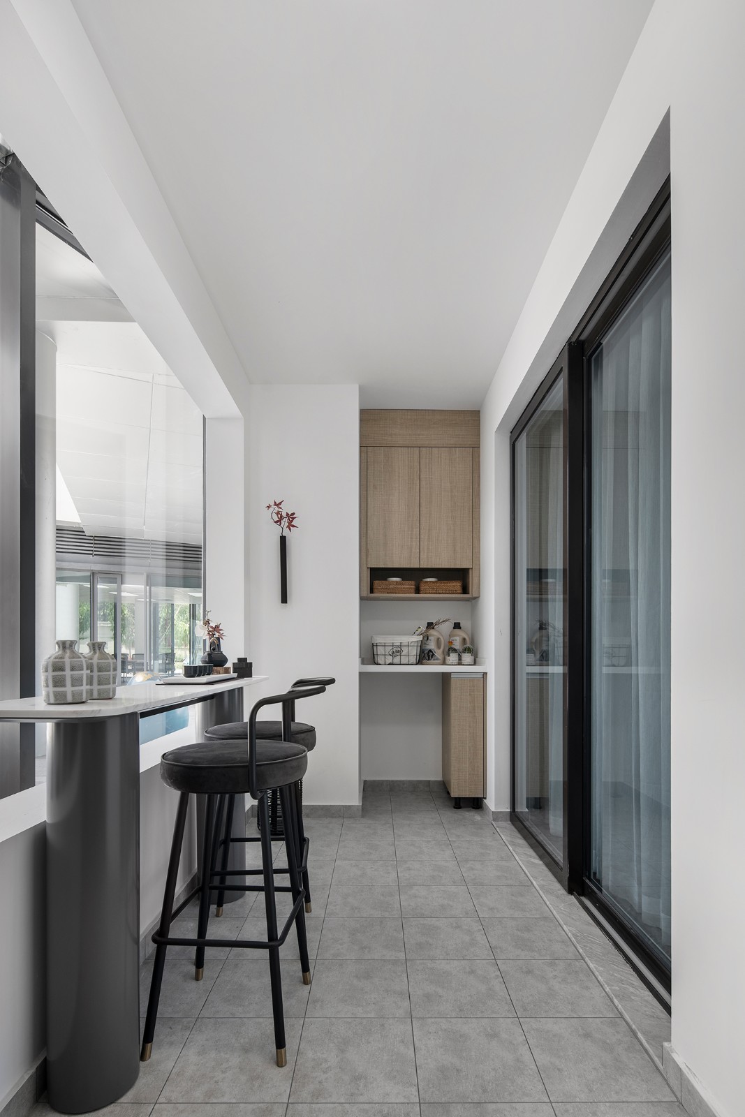 簡(jiǎn)歐輕奢風(fēng)格家裝設(shè)計(jì)室內(nèi)裝修效果圖-陽臺(tái) 簡(jiǎn)歐輕奢風(fēng)格家裝設(shè)計(jì)室內(nèi)裝修效果圖-陽臺(tái)