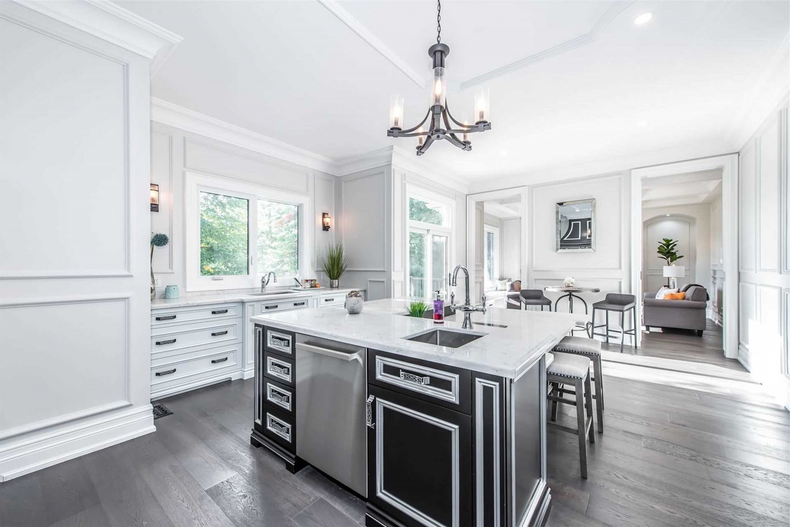 歐式簡(jiǎn)約風(fēng)格家裝設(shè)計(jì)別墅裝修效果圖-廚房 歐式簡(jiǎn)約風(fēng)格家裝設(shè)計(jì)別墅裝修效果圖-廚房