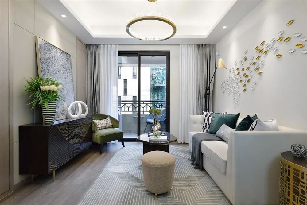 佛山市保利閱江臺(tái)現(xiàn)代簡約風(fēng)格三居室裝修案例