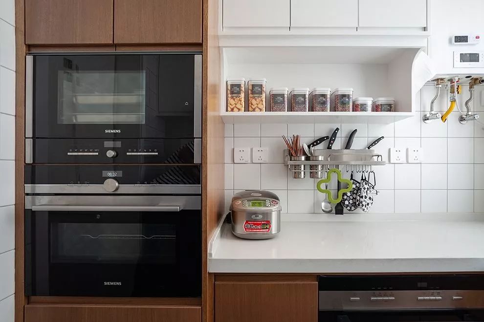 佛山裝修公司現(xiàn)代簡約風(fēng)格室內(nèi)裝修效果圖-廚房 佛山裝修公司現(xiàn)代簡約風(fēng)格室內(nèi)裝修效果圖-廚房