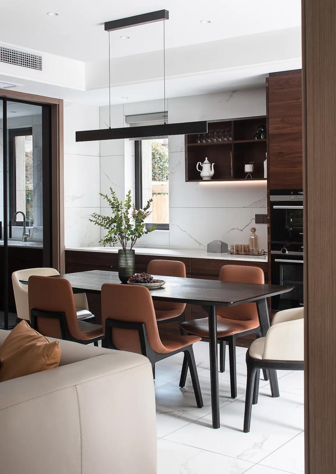 現(xiàn)代簡(jiǎn)約風(fēng)格室內(nèi)家裝案例效果圖-餐廳 現(xiàn)代簡(jiǎn)約風(fēng)格室內(nèi)家裝案例效果圖-餐廳